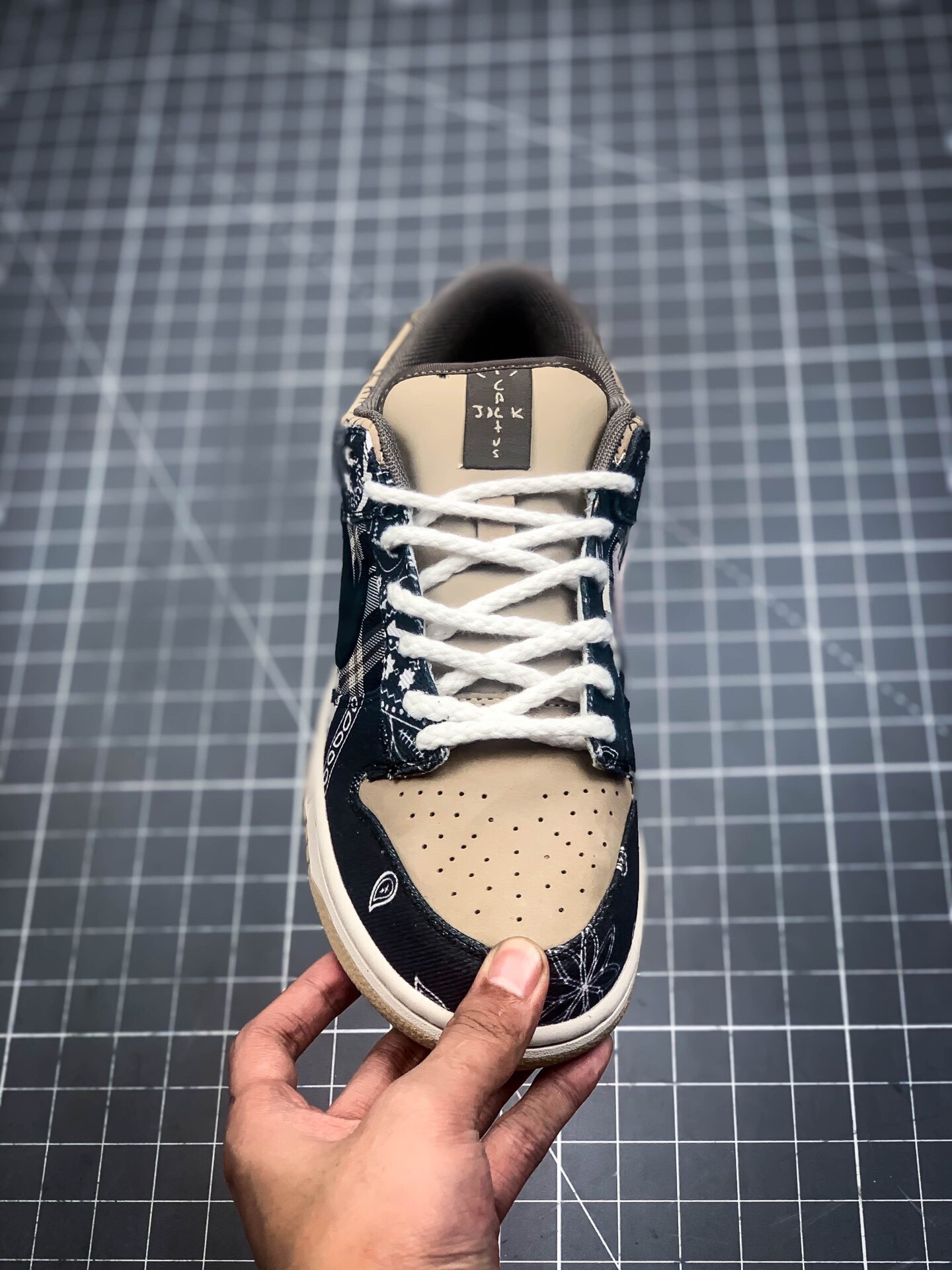 from NIKE 320sb travis scott × sb dunk