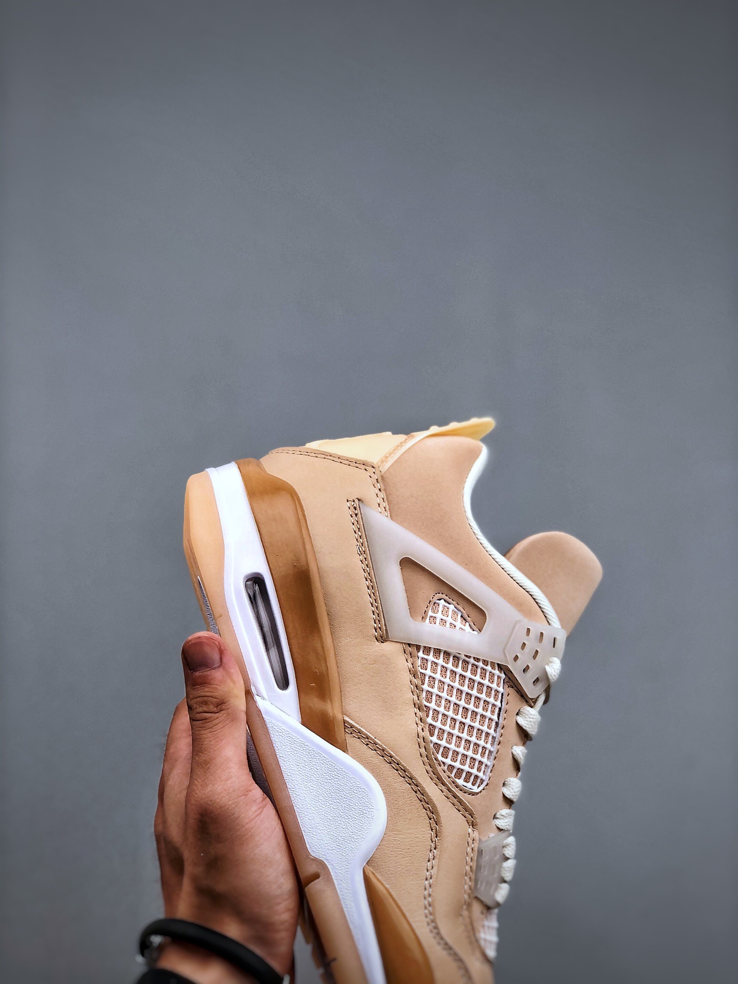 OFF-WHITE x Air Jordan 4 “sail”ow