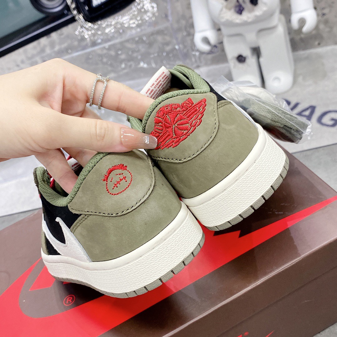 Travis Scott x Air Jordan 1 Low Reverse Mocha