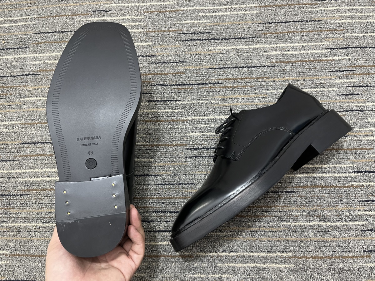 Men B*alenciaga Leather shoes