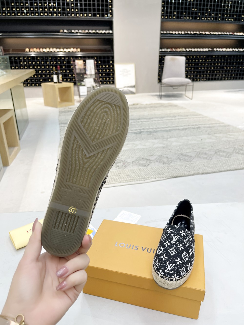 Women L*ouis V*uitton Top Sneaker