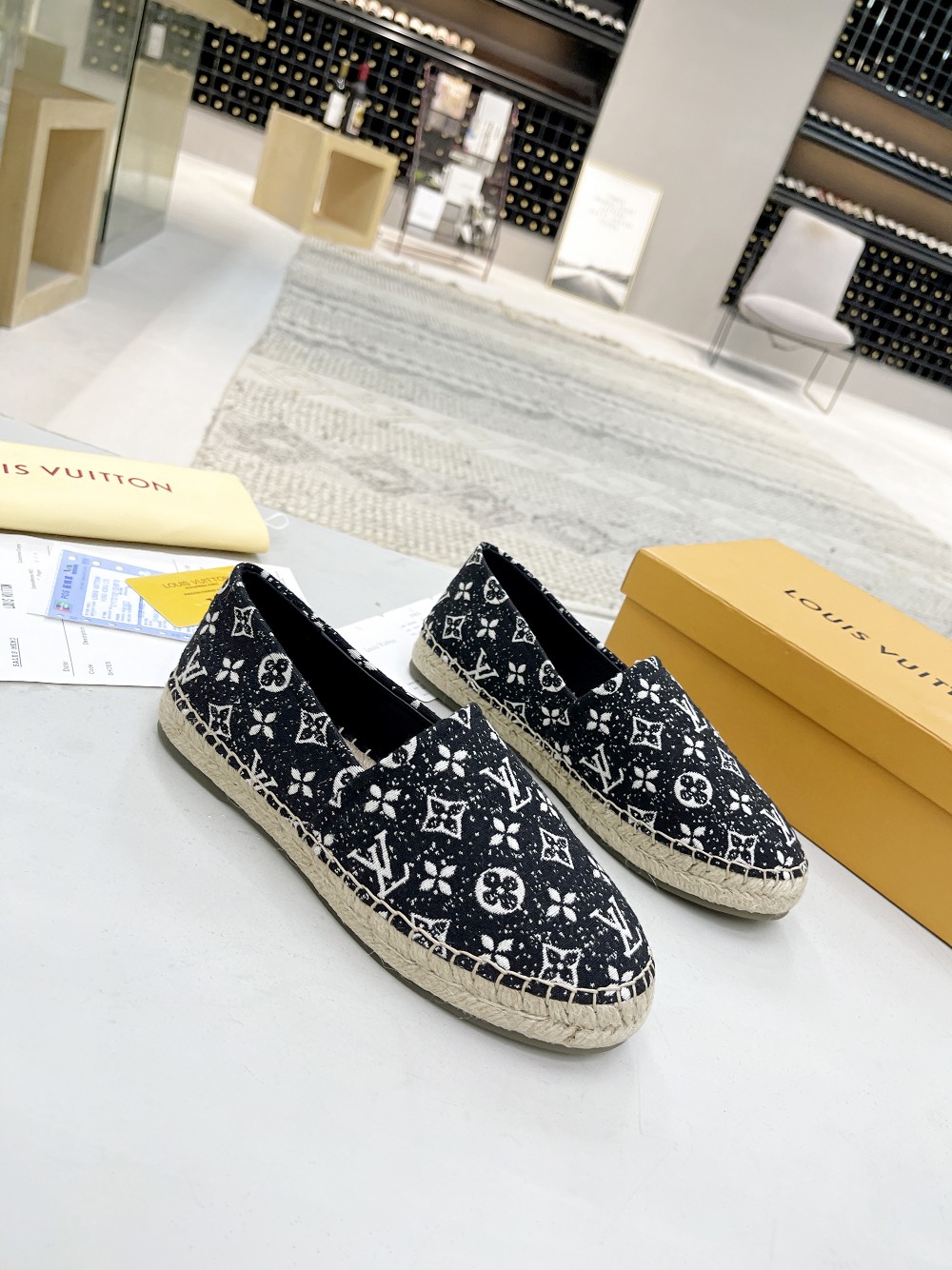 Women L*ouis V*uitton Top Sneaker