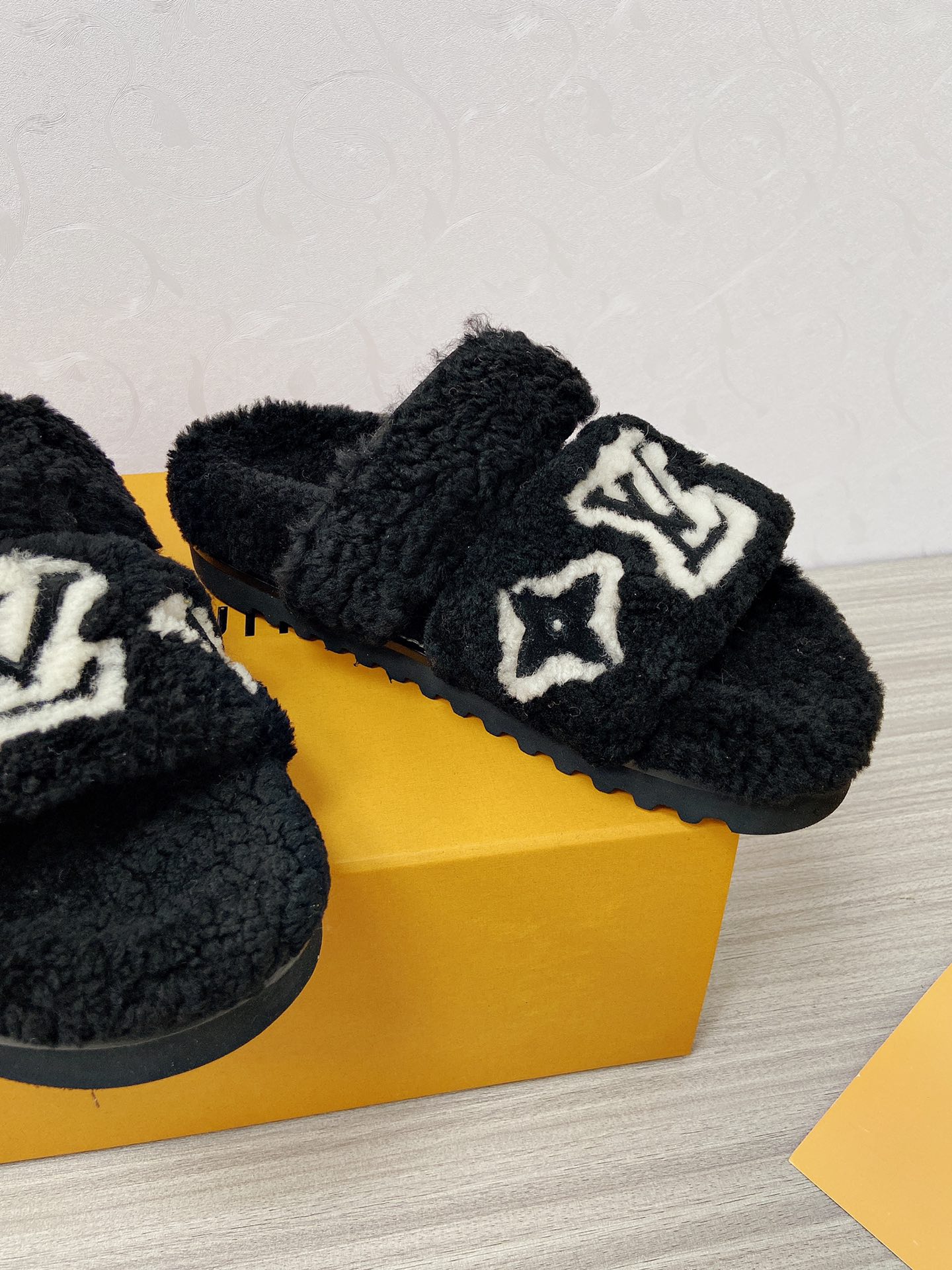 Women L*ouis V*uitton Top Sandals