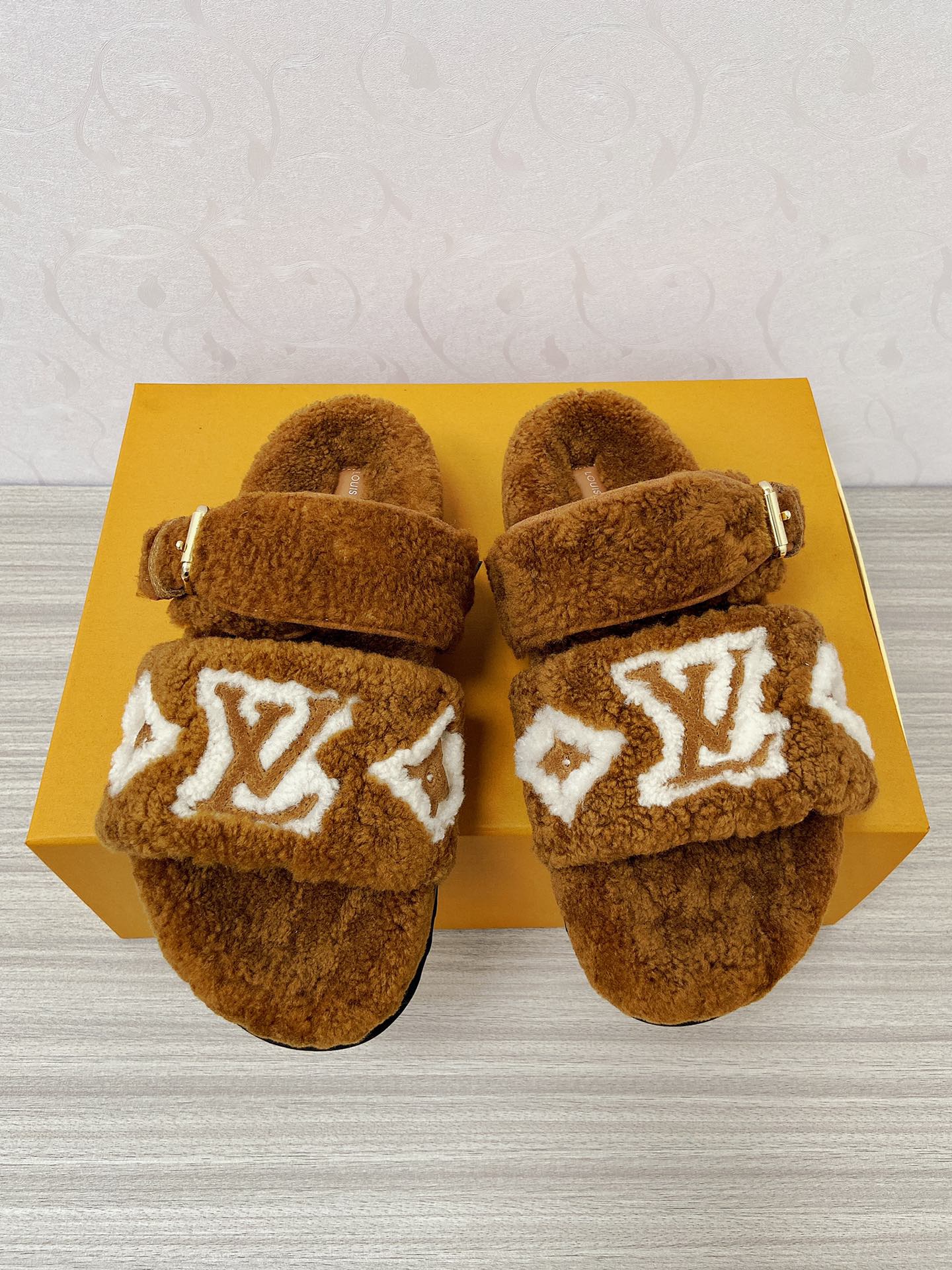 Women L*ouis V*uitton Top Sandals