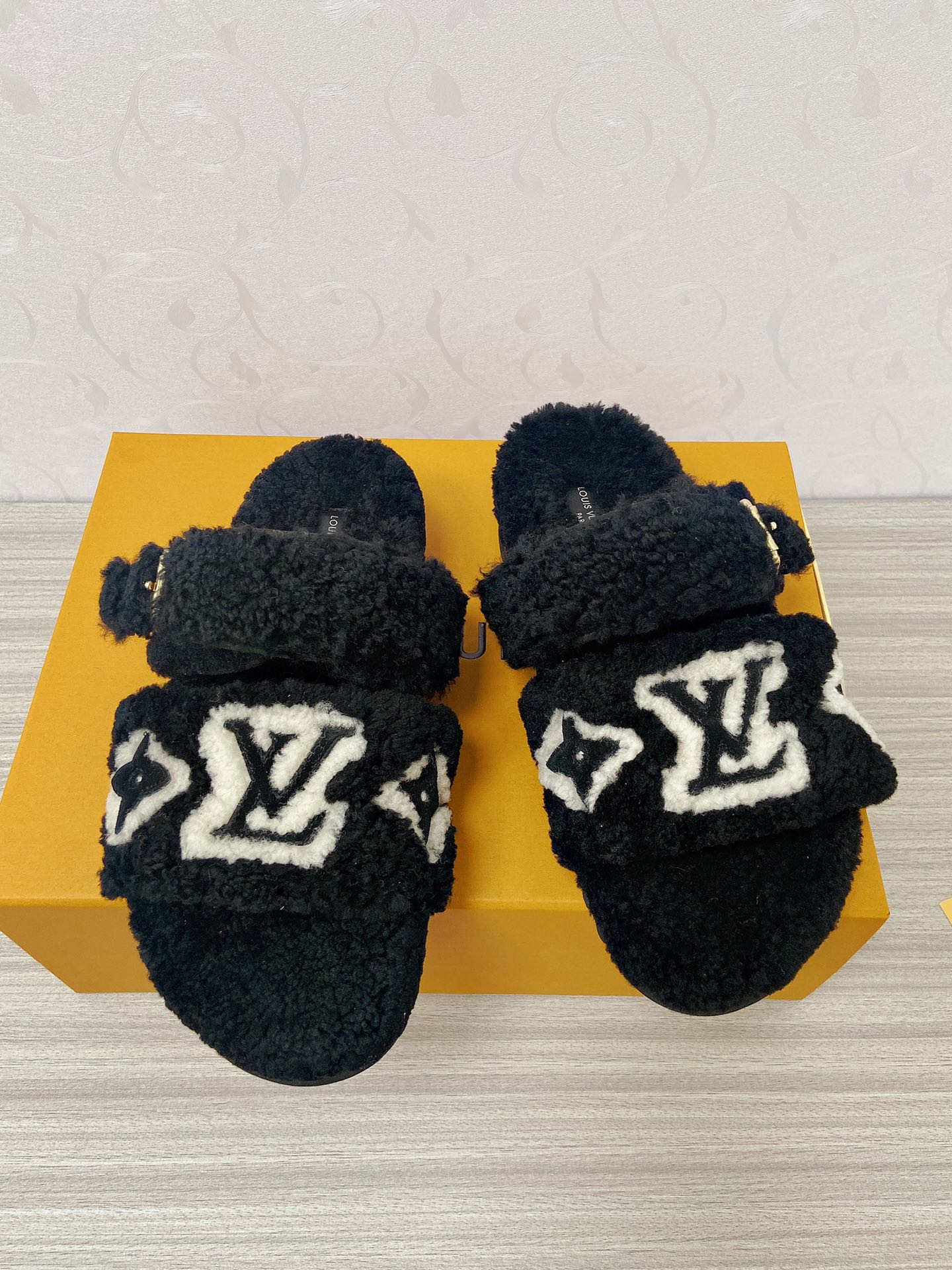 Women L*ouis V*uitton Top Sandals