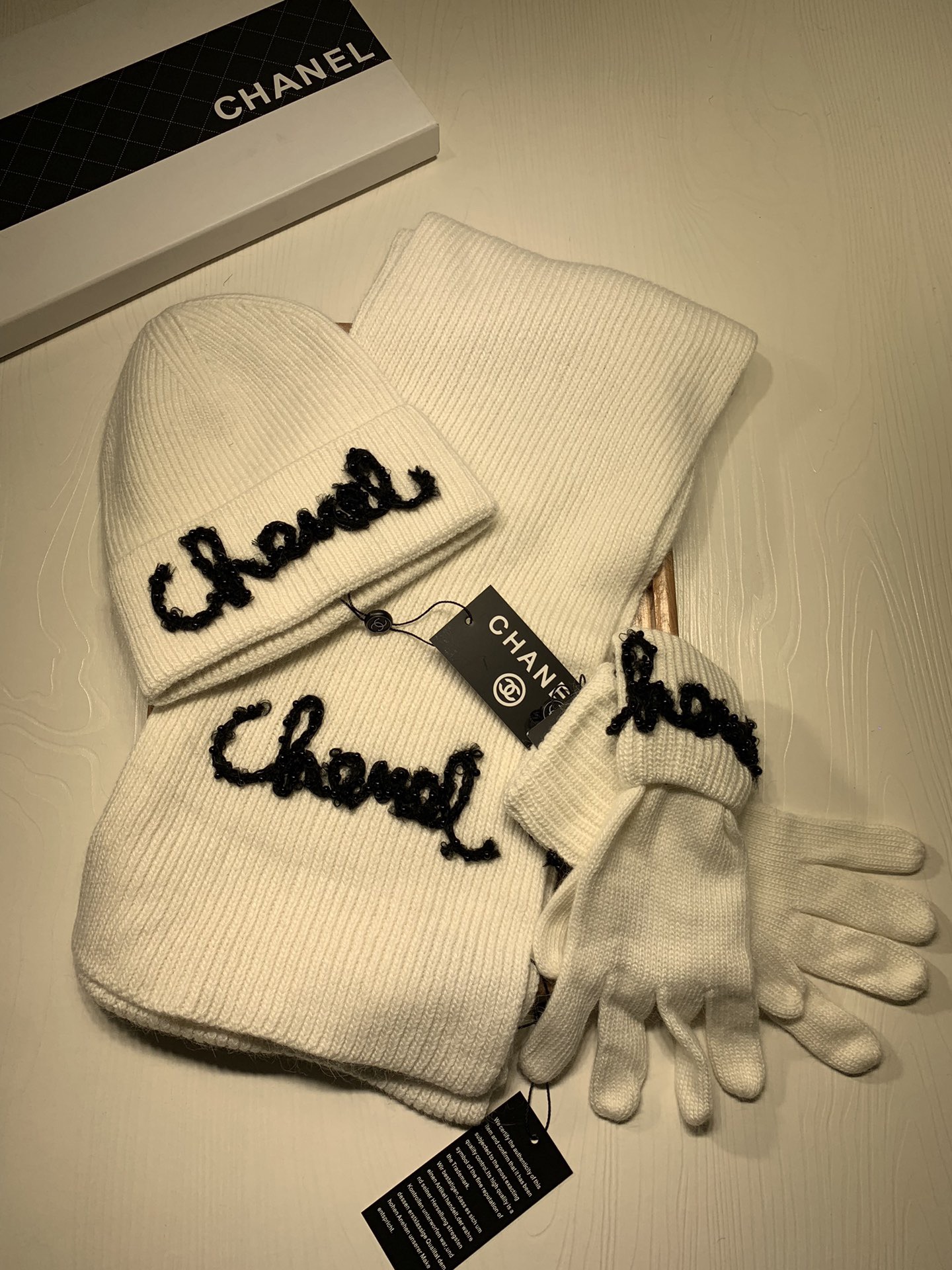 Copy Women Men Hat+Gloves+The scarf C*hanel