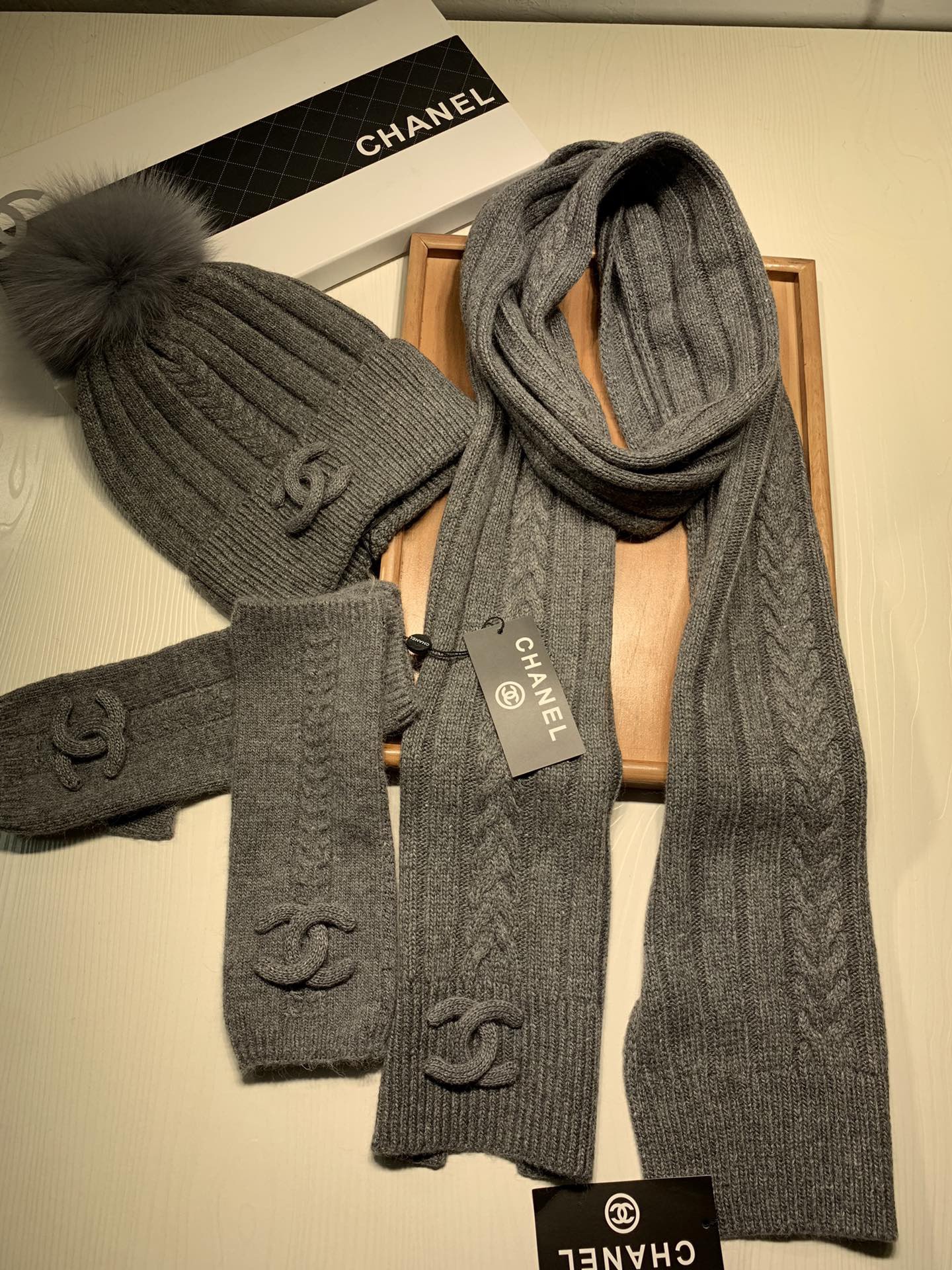 Copy Women Men Hat+Gloves+The scarf C*hanel