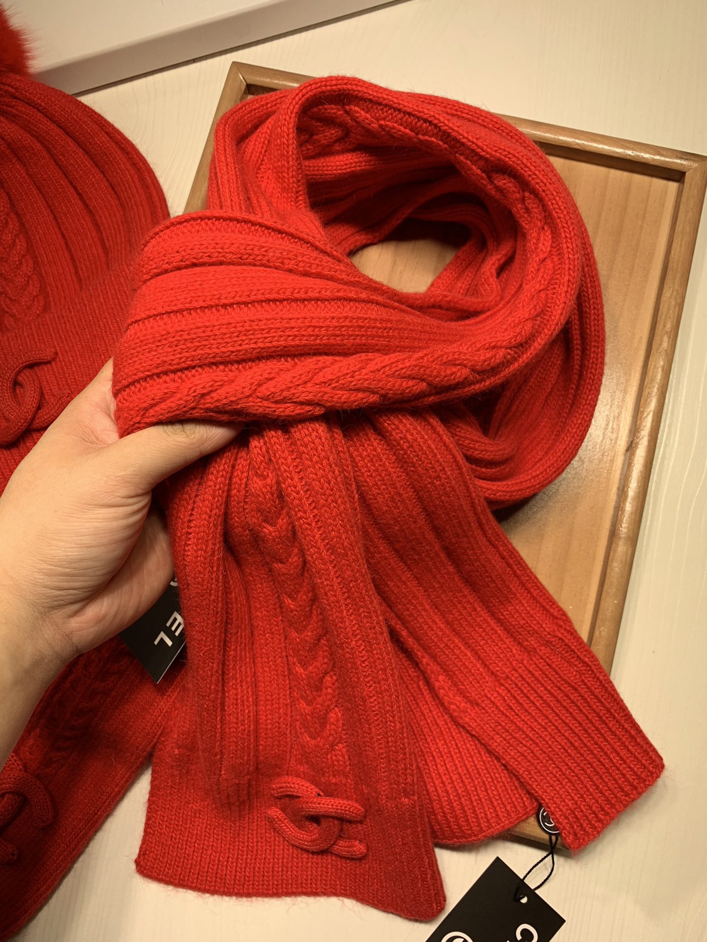 Women Men Hat+Gloves+The scarf C*hanel