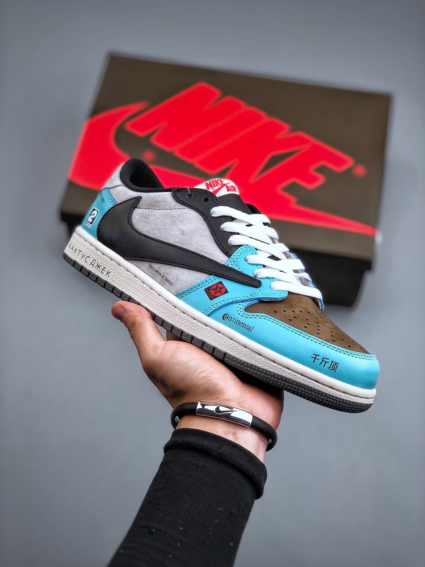 T*ravis S*cott Nike Air Jordan 1 low AJ1 DM7866-009