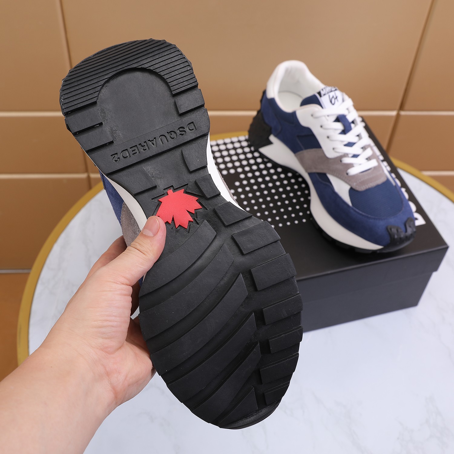 Men O*ff W*hite Top Sneakers