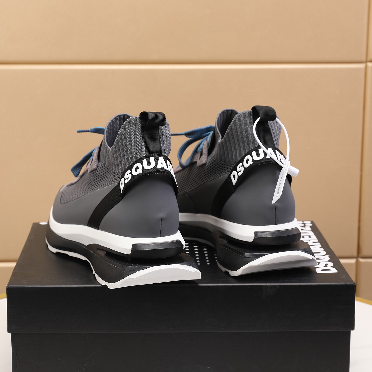 Men O*ff W*hite Top Sneakers