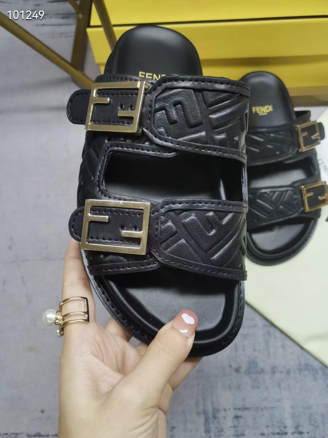 Women Men F*endi Top Sandals ( )