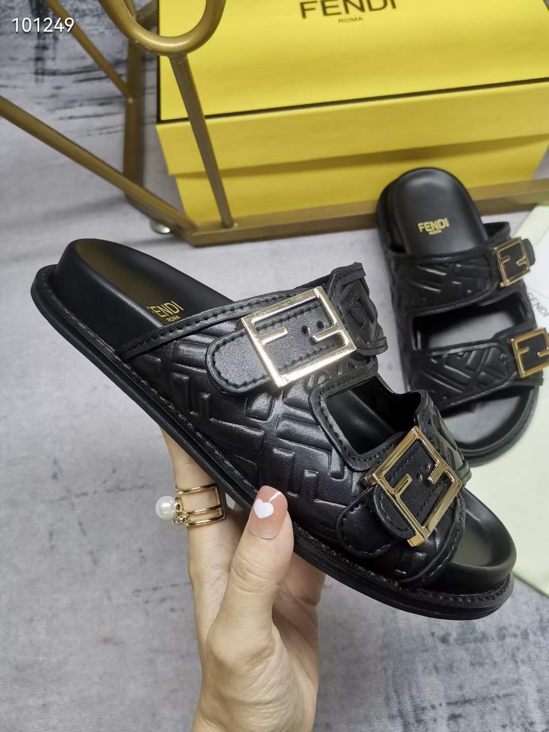 Women Men F*endi Top Sandals ( )