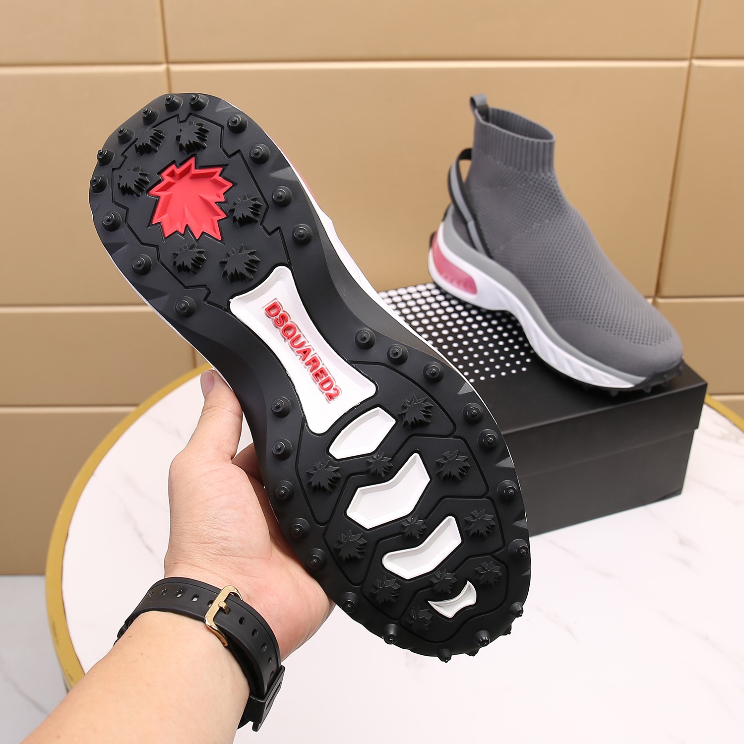 Men O*ff W*hite Top Sneakers