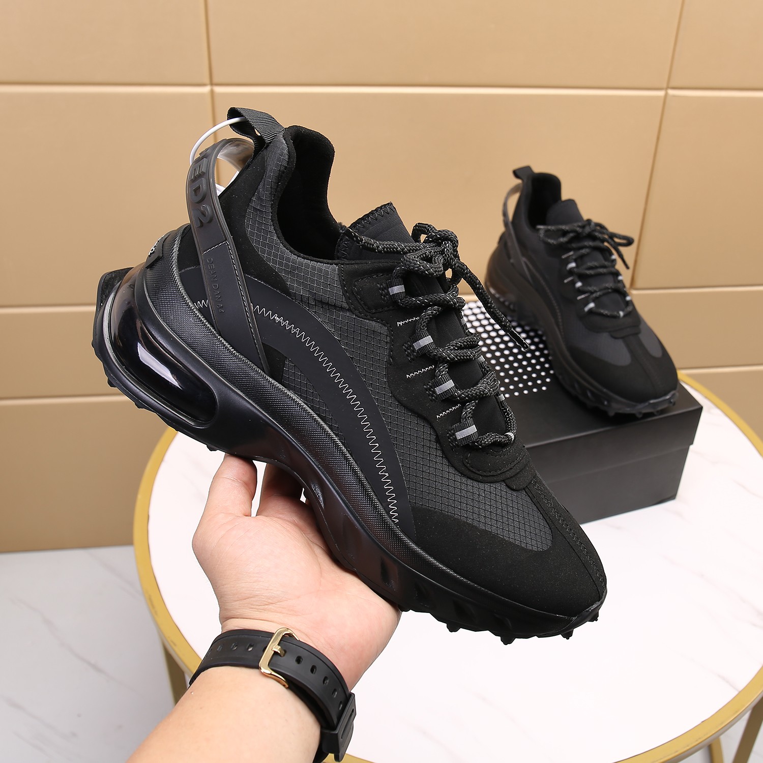 Men O*ff W*hite Top Sneakers