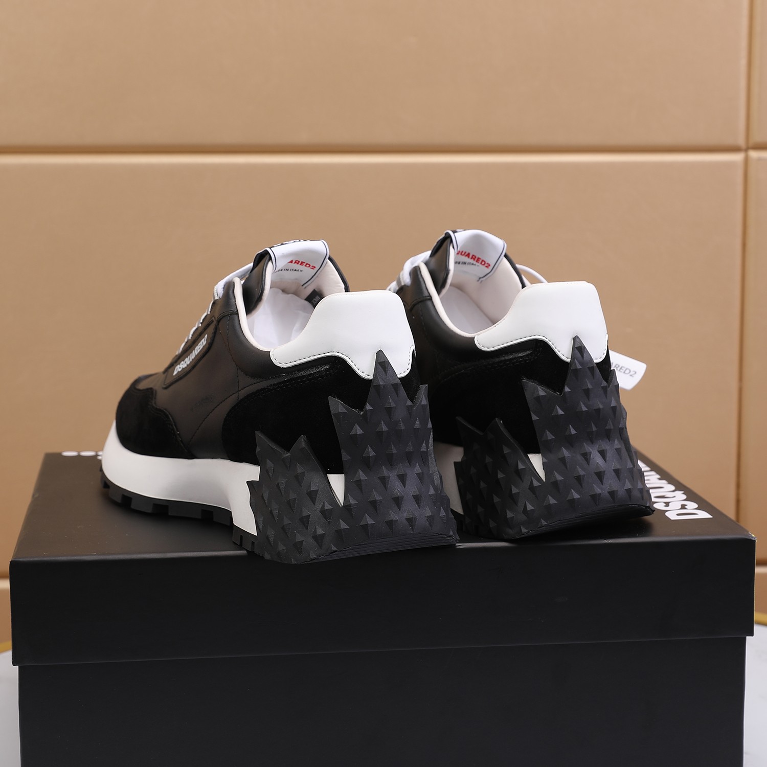 Men O*ff W*hite Top Sneakers