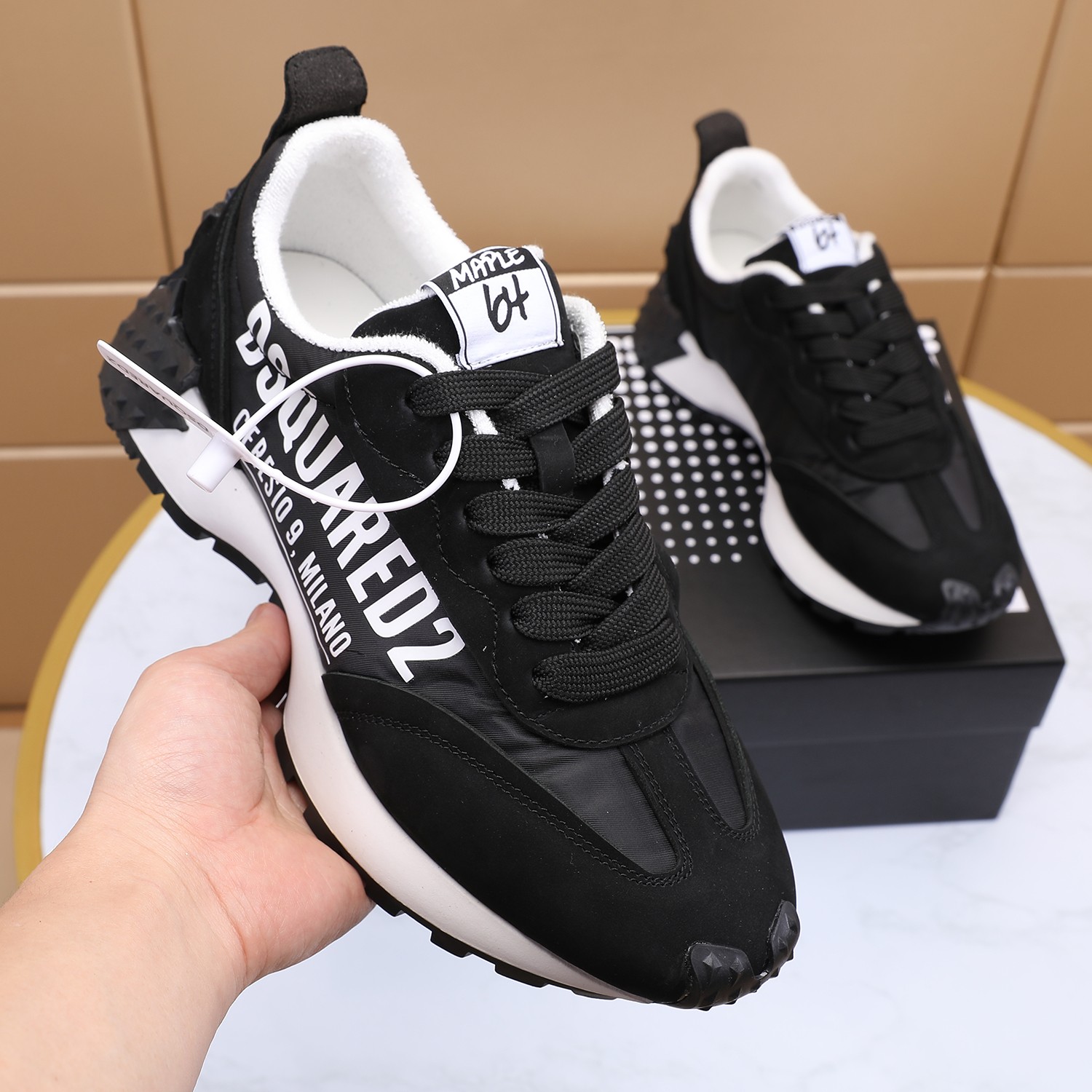 Men O*ff W*hite Top Sneakers