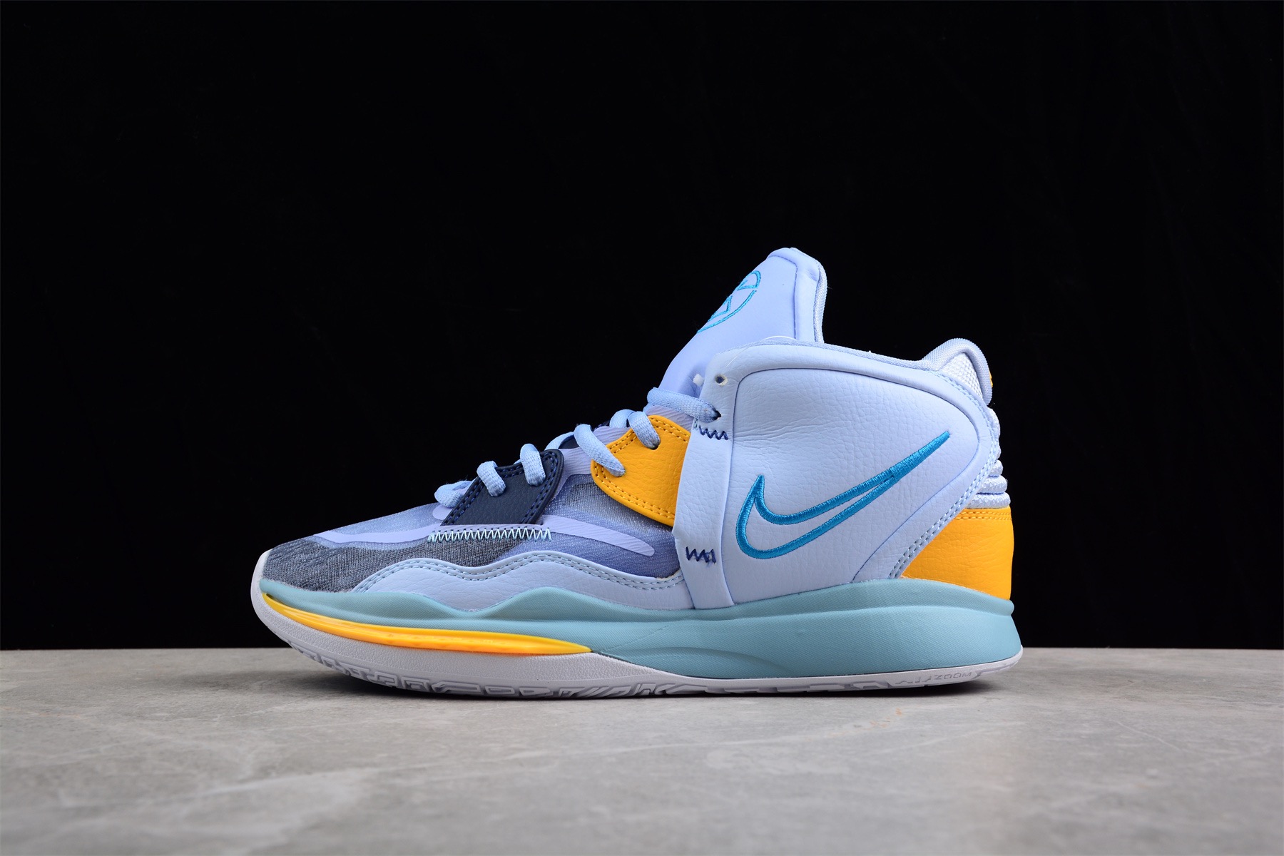 NIKE Kyrie 8 infinity