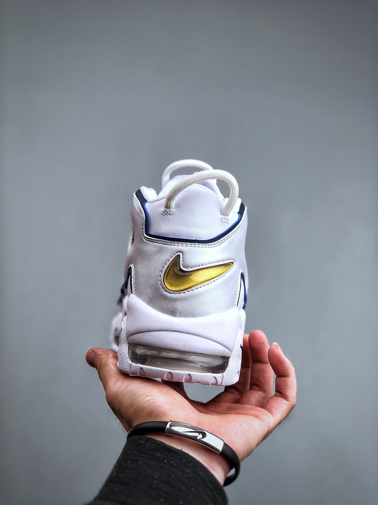 Nike air more uptempo