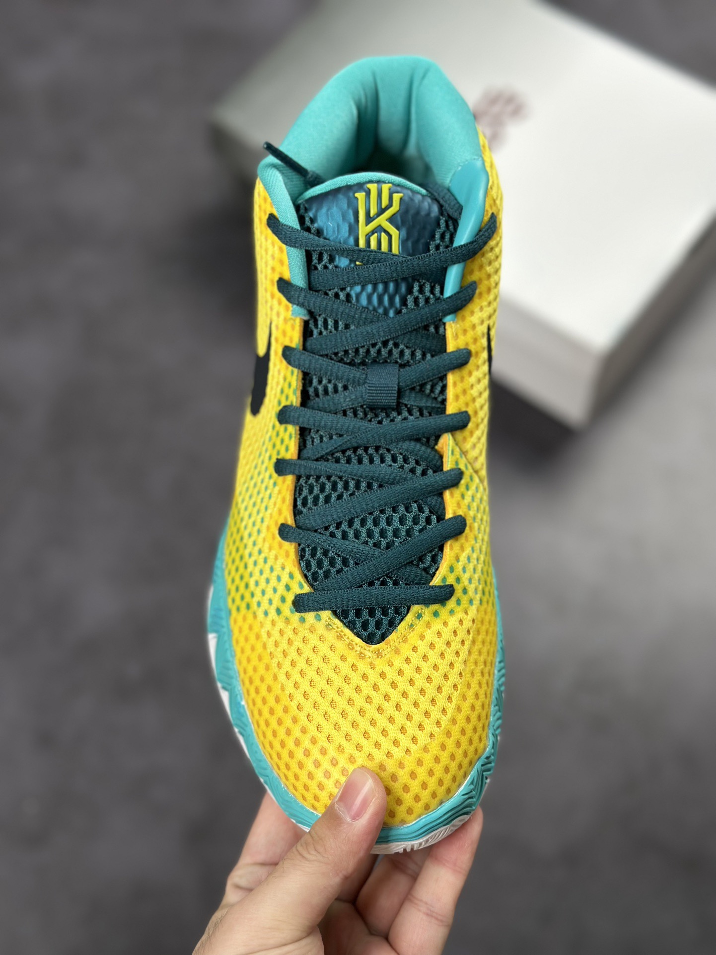 NIKE Kyrie 1