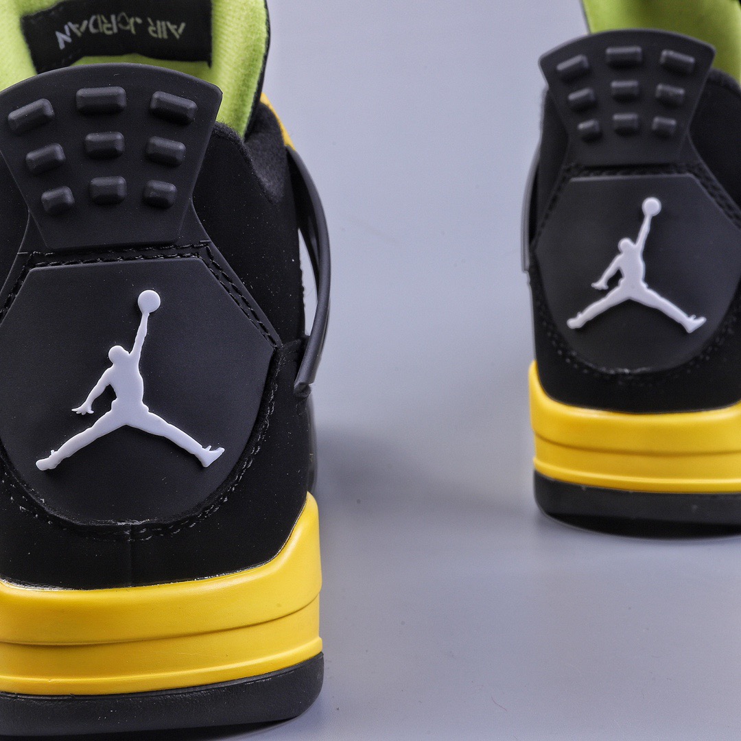 Nike Air Jordan 4 Retro