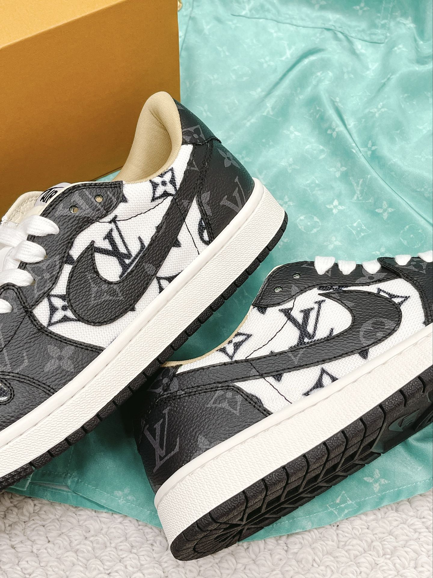 Men Women L*ouis V*uitton x NIKE Sneakers Maikesneakers