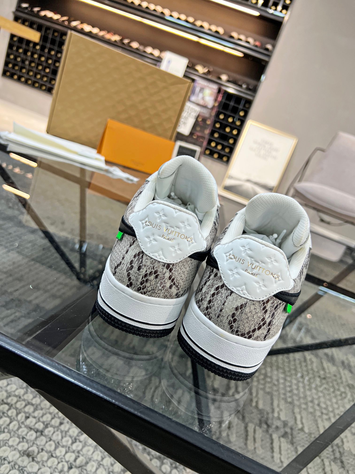 Men Women L*ouis V*uitton x NIKE Sneakers Maikesneakers