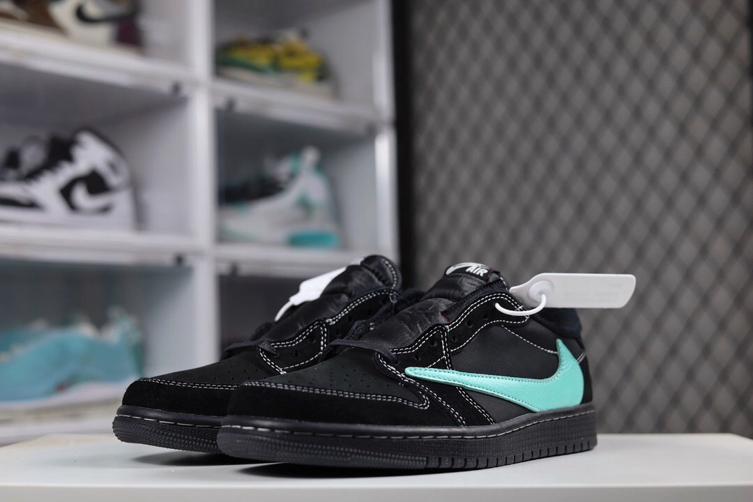 T*ravis S*cott Nike Air Jordan 1 low AJ1