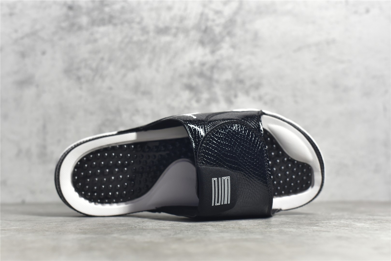 Nike Air Jordan 11 Slippers