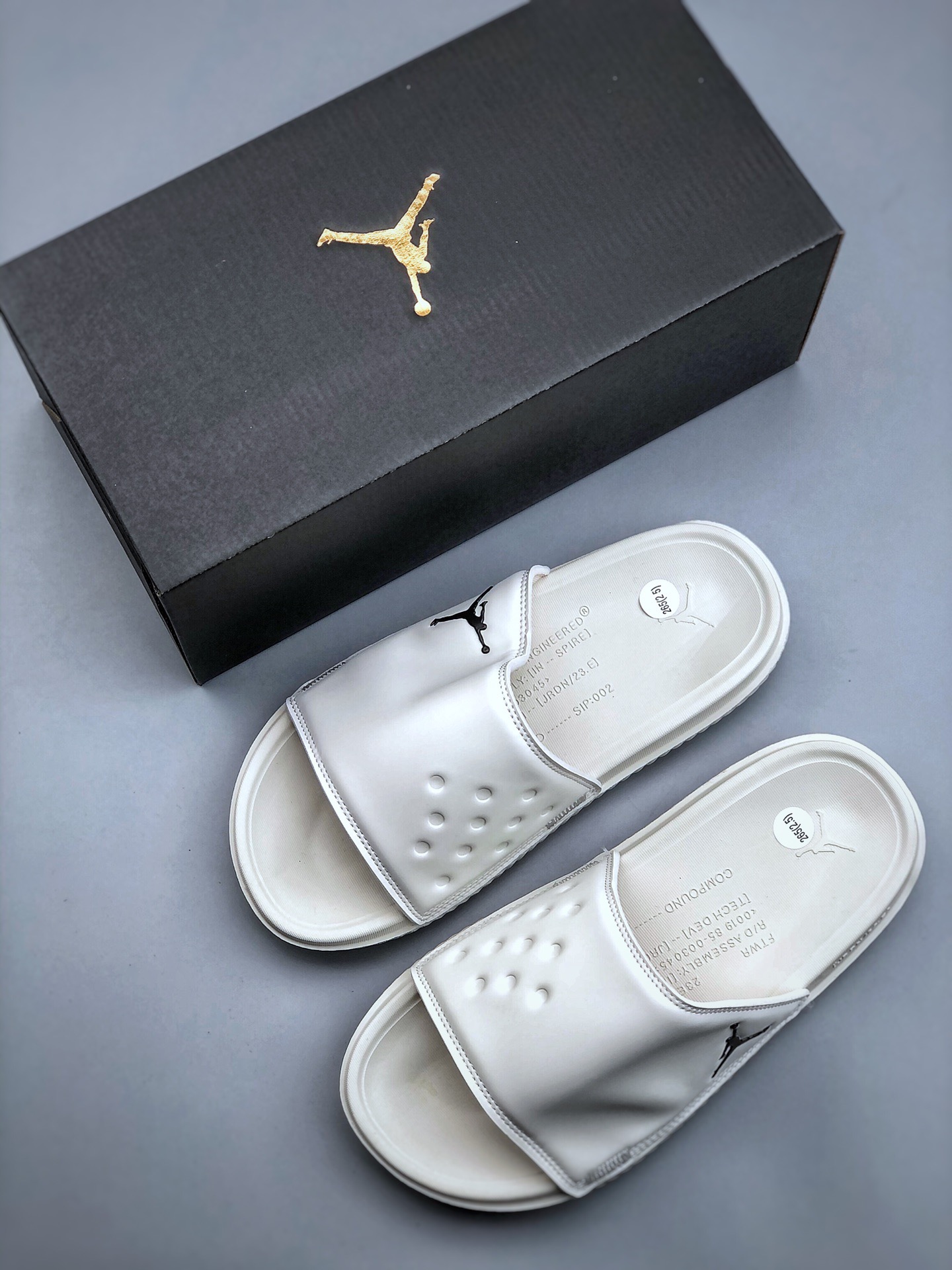 Nike Air Jordan play Slippers
