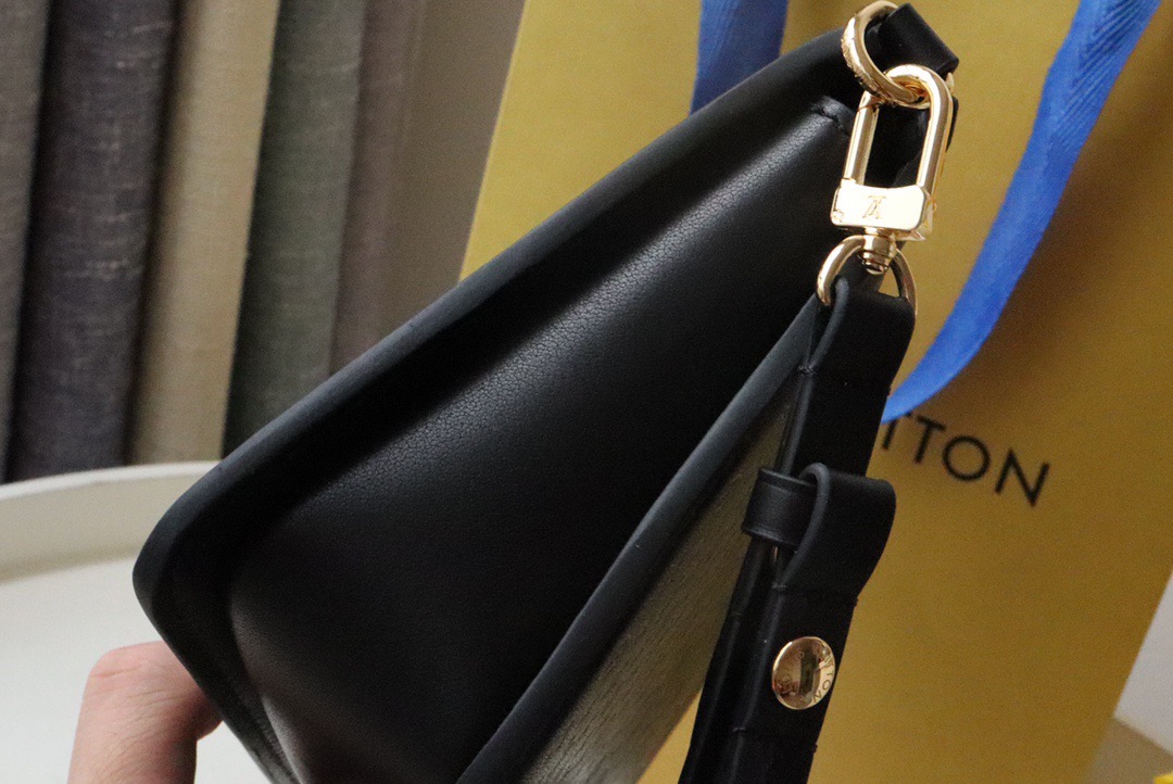 L*ouis V*uitton Top Bag