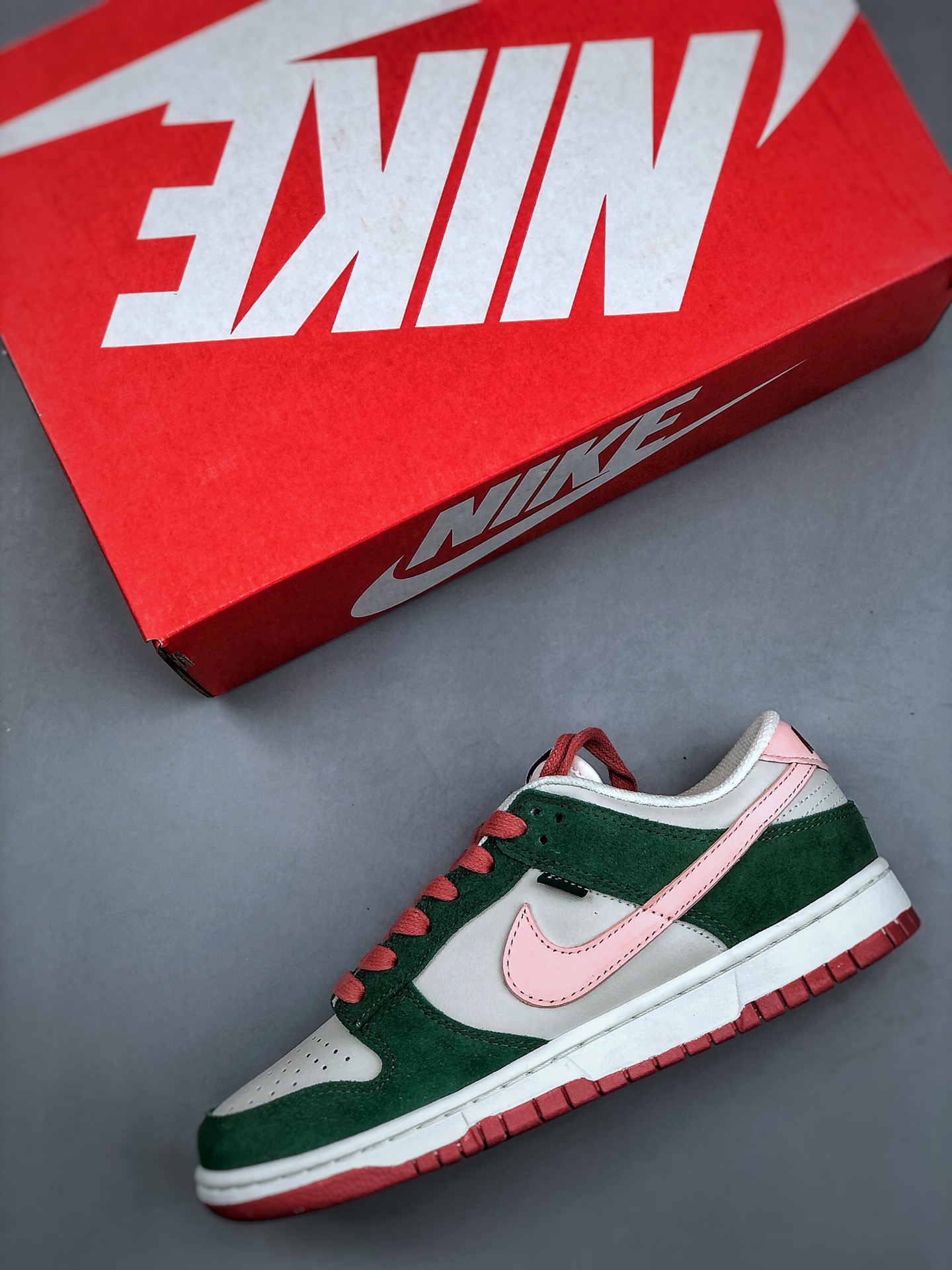 Top quality Nike SB Dunk Low