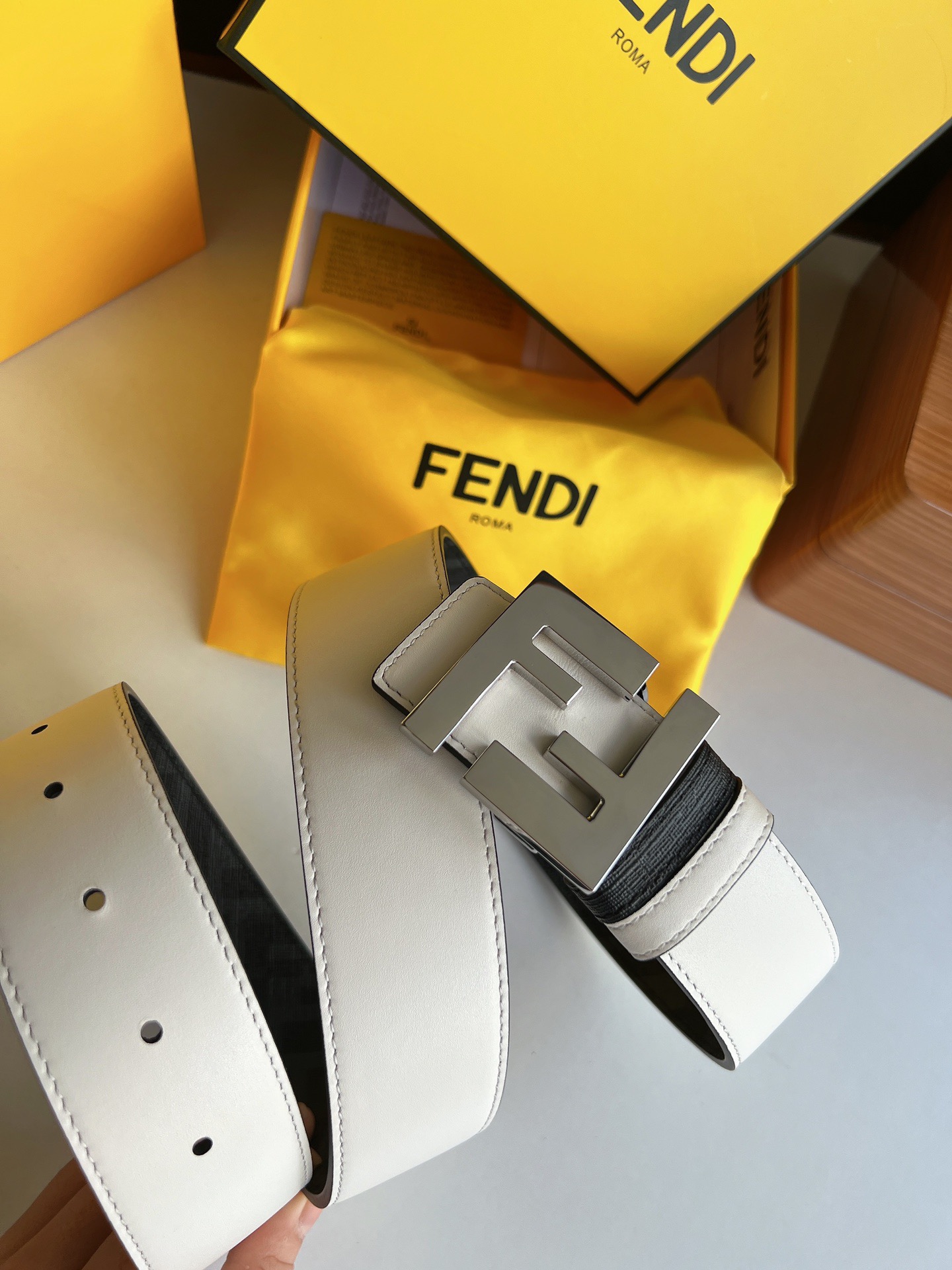 L*ouis V*uitton Top Version 40MM