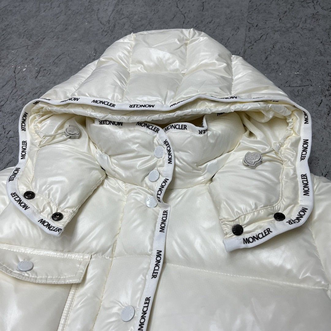 Women Jacket/Sweater Top Quality