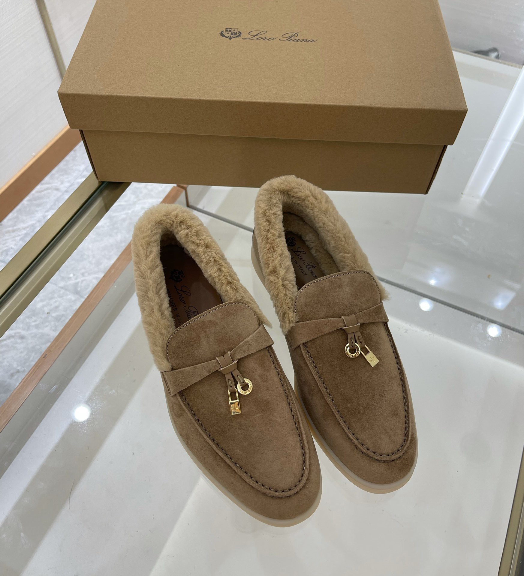 Women L*oro P*iana Top Loafer （）