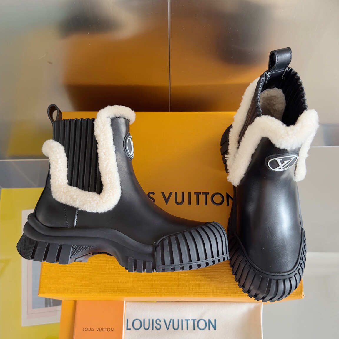 Women L*ouis V*uitton Top Sneaker