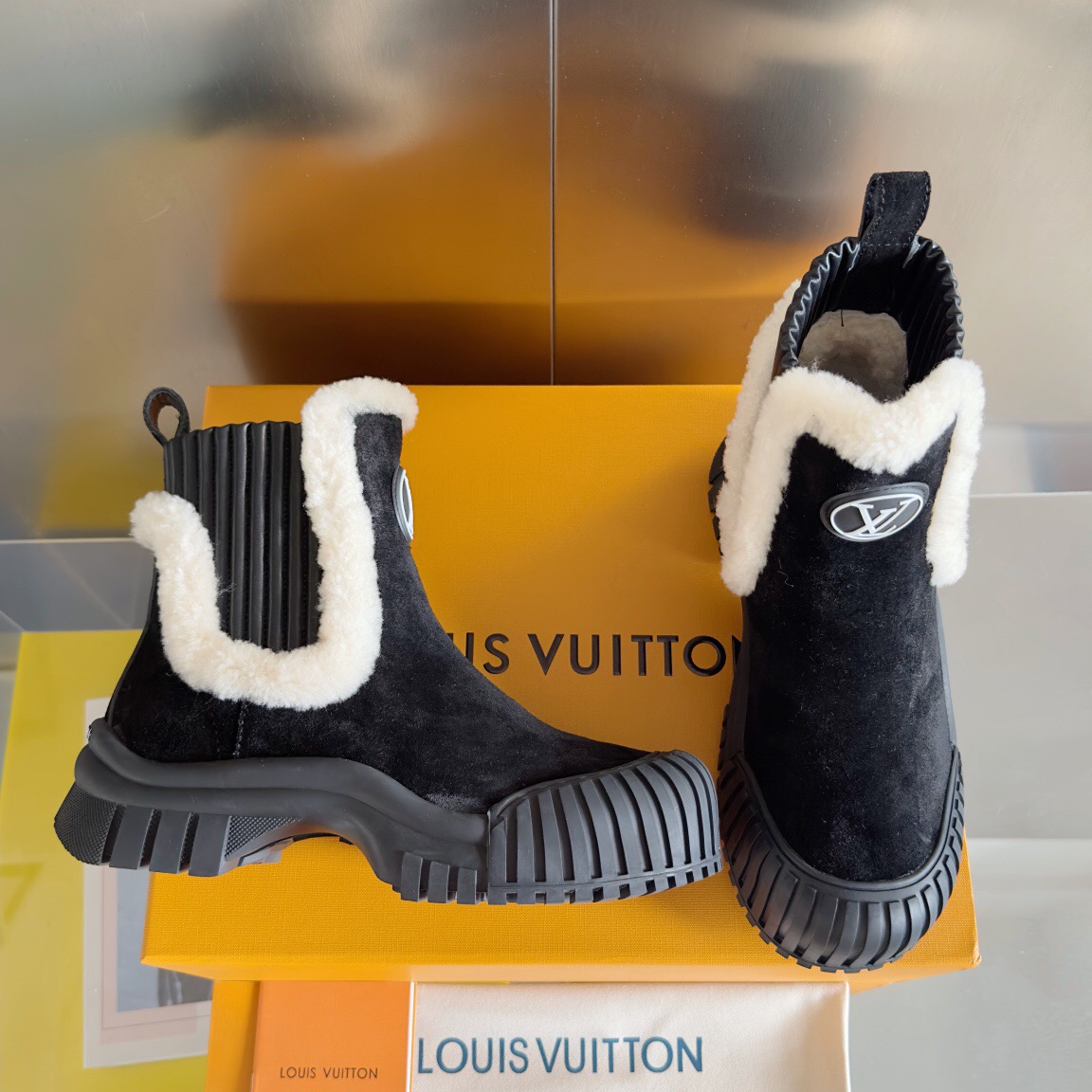 Women L*ouis V*uitton Top Sneaker