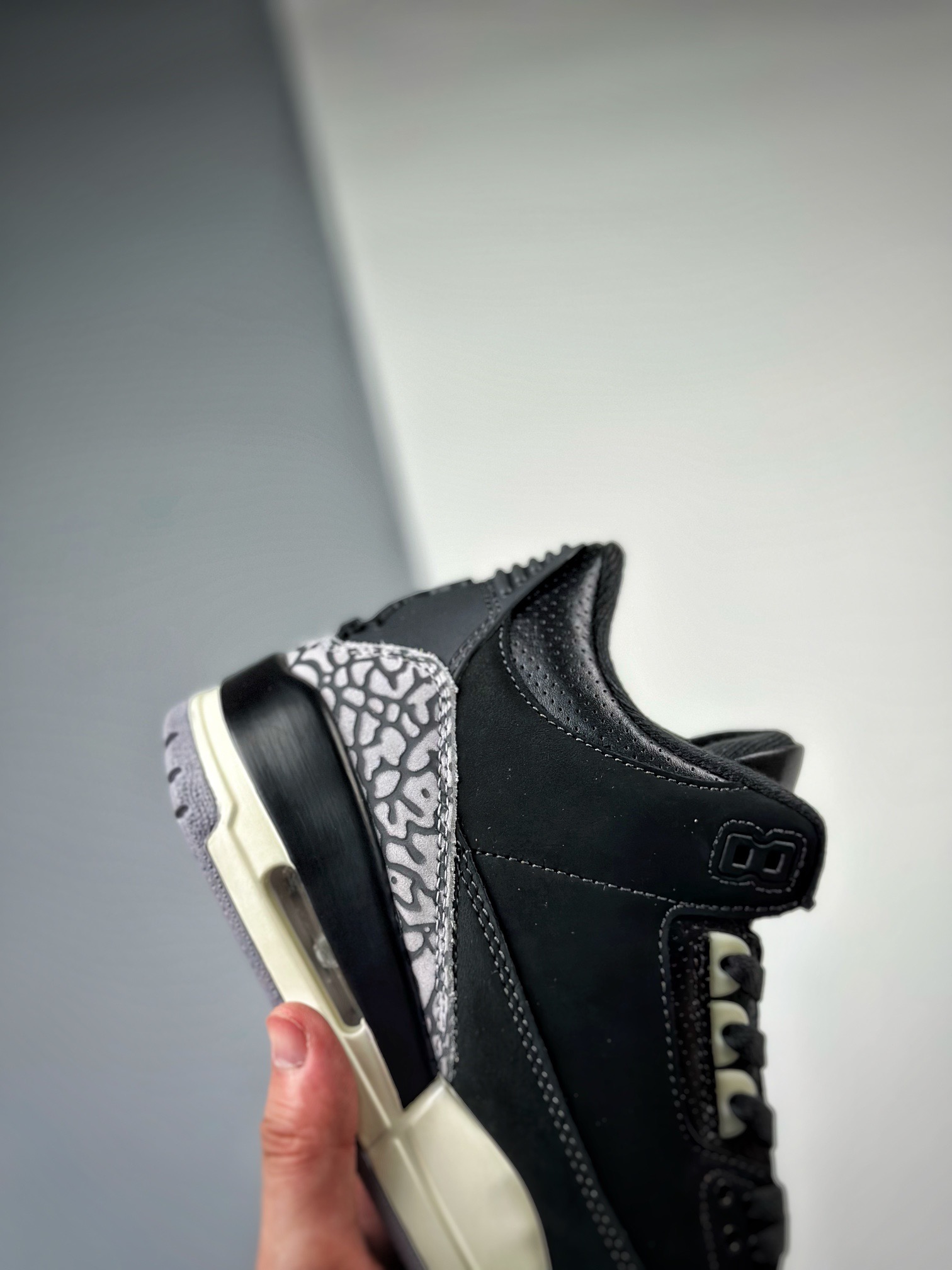 NIKE Air Jordan 3