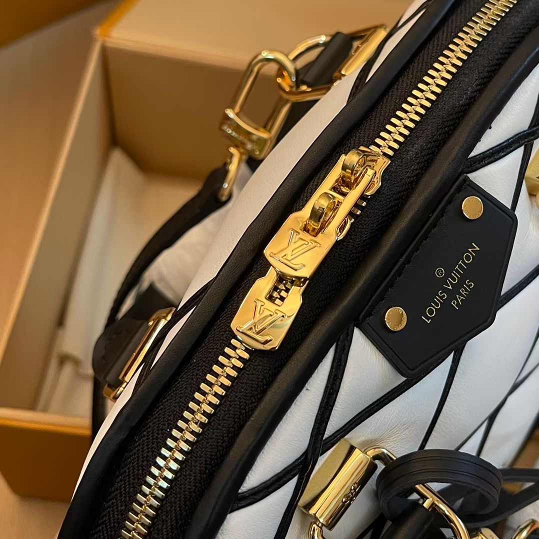 women L*ouis V*uitton Top Bag 23761
