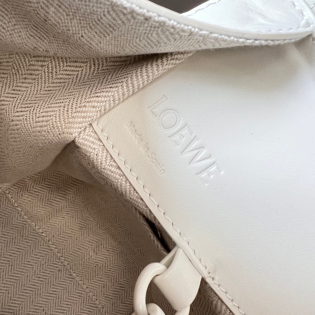 L*oewe Bag 652235 Top Quality