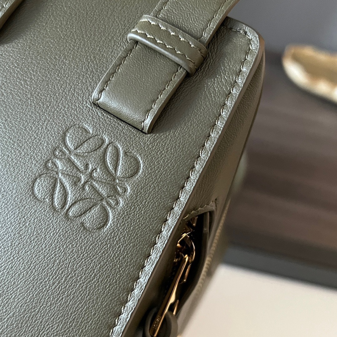 L*oewe Bag 652235 Top Quality