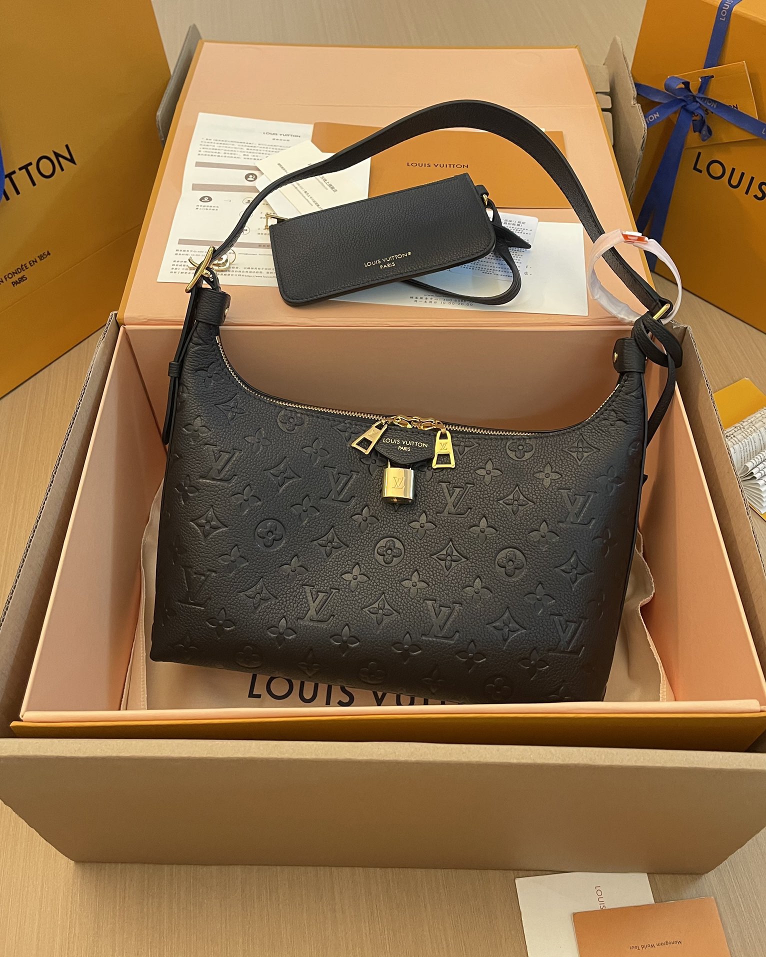 women L*ouis V*uitton Top Bag N46610
