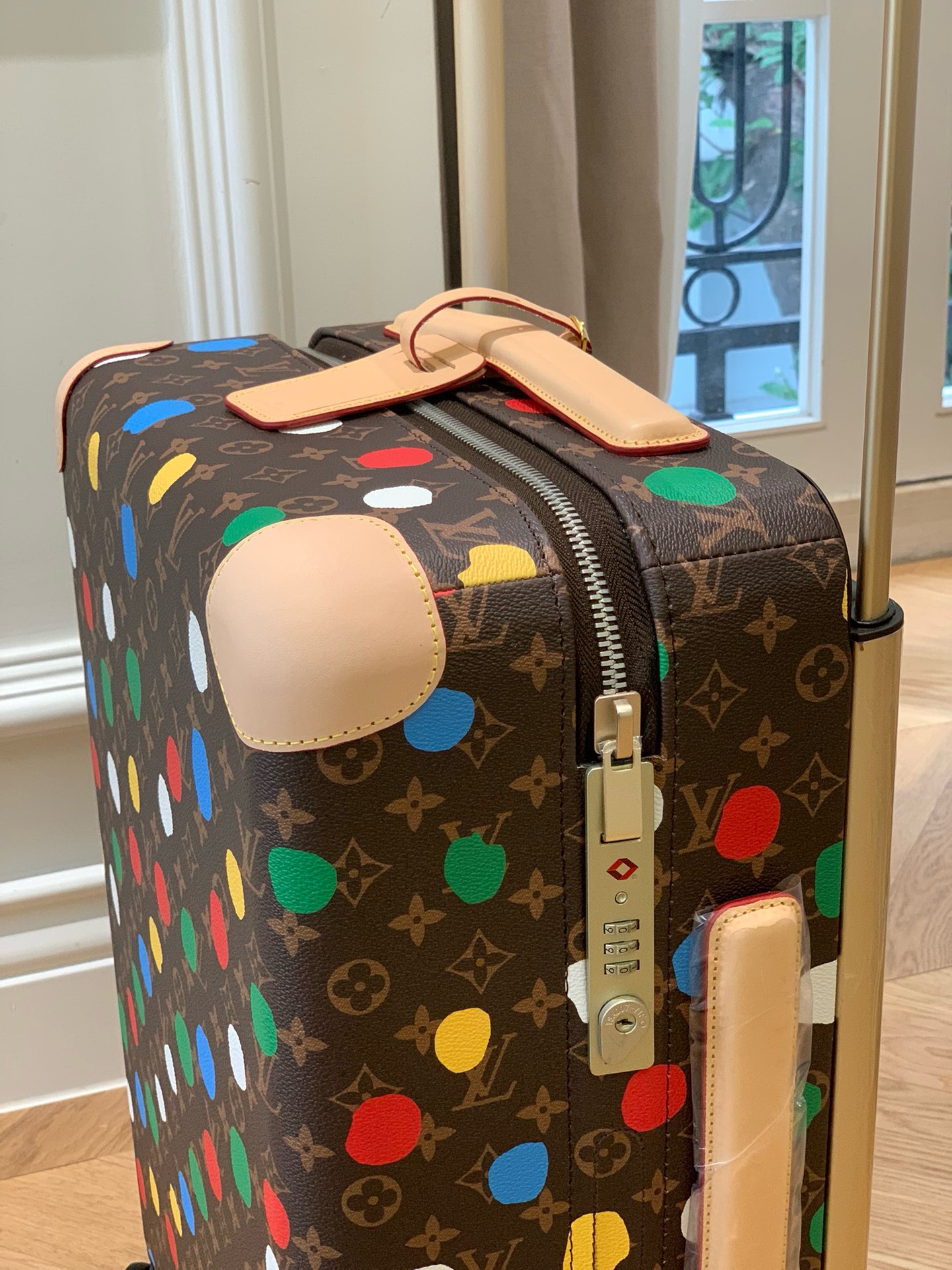 L*ouis V*uitton Luggage