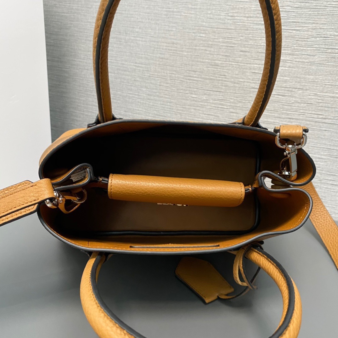 P*rada Bag Top Quality