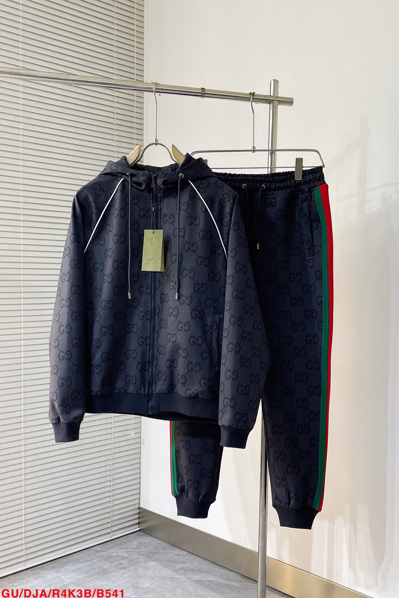 Men suits Top Quality