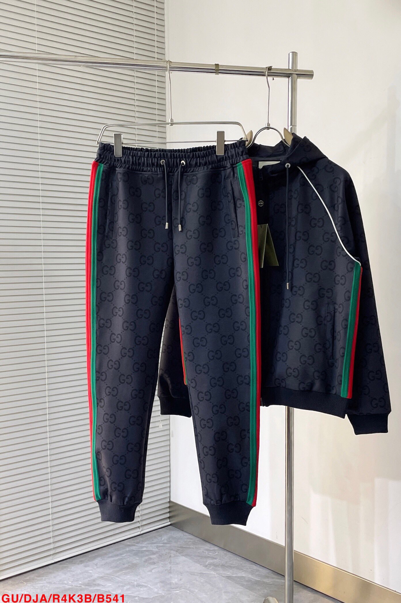 Men suits Top Quality