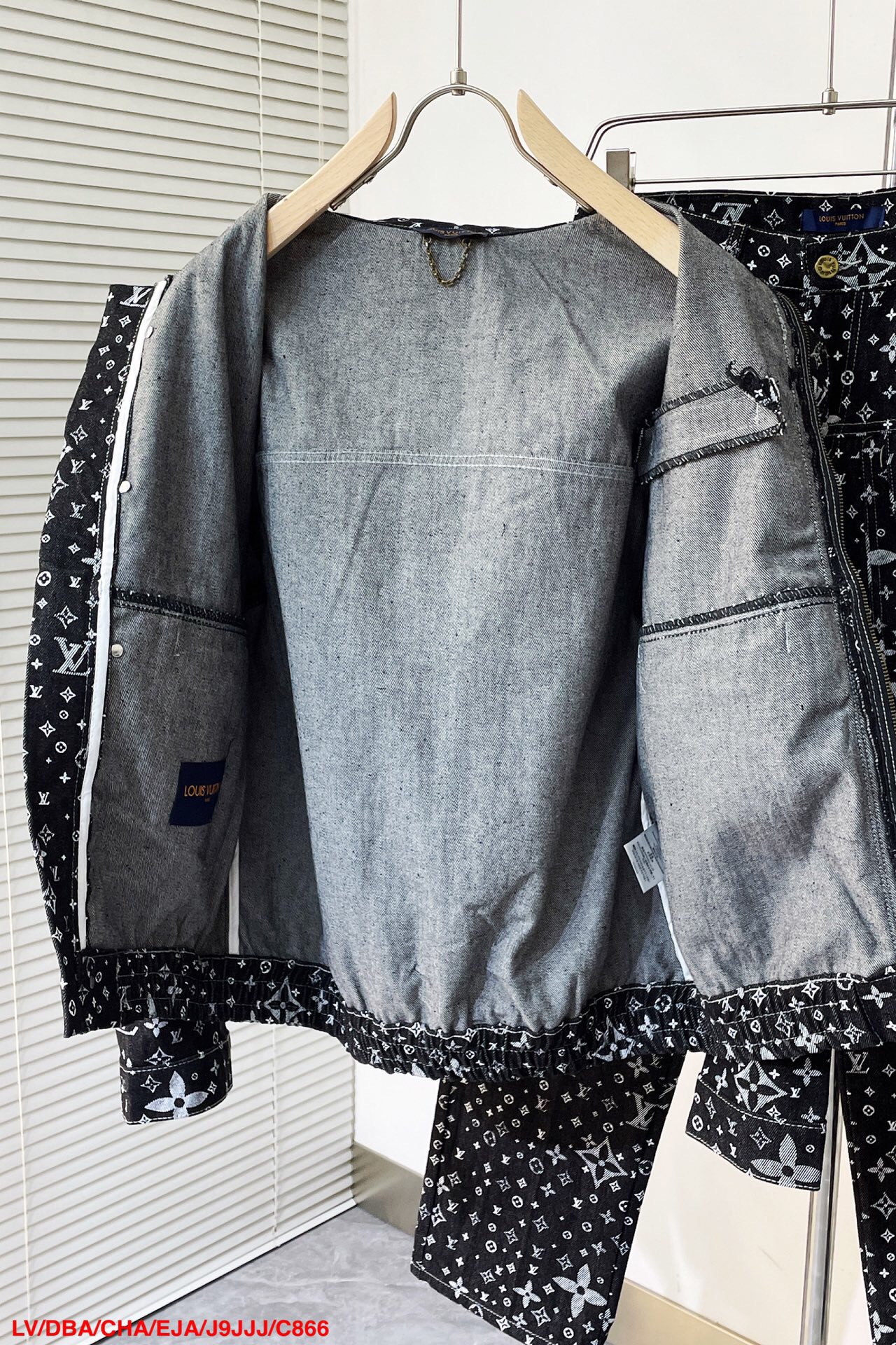 Men suits Top Quality