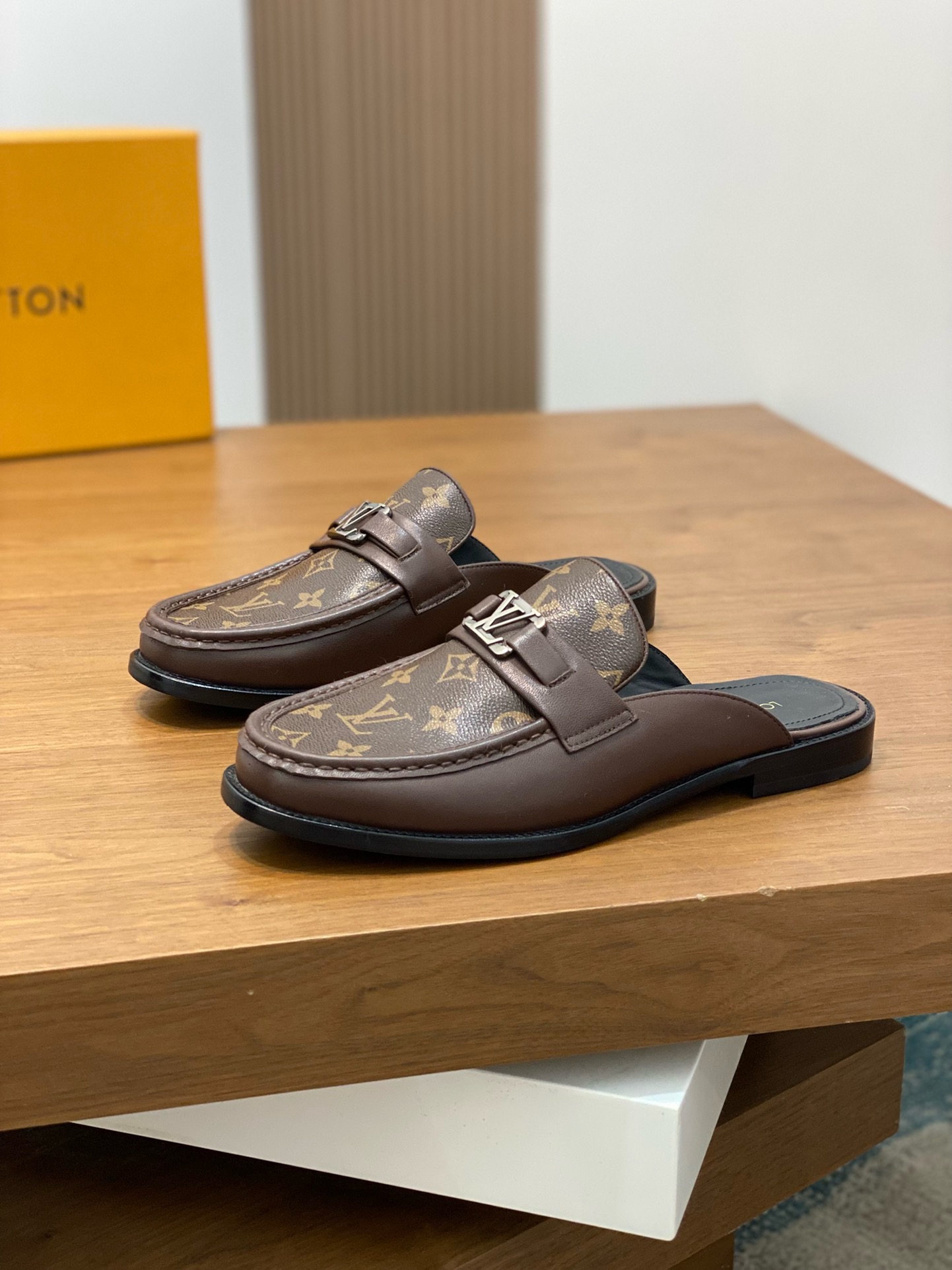Men L*ouis V*uitton Top Slippers