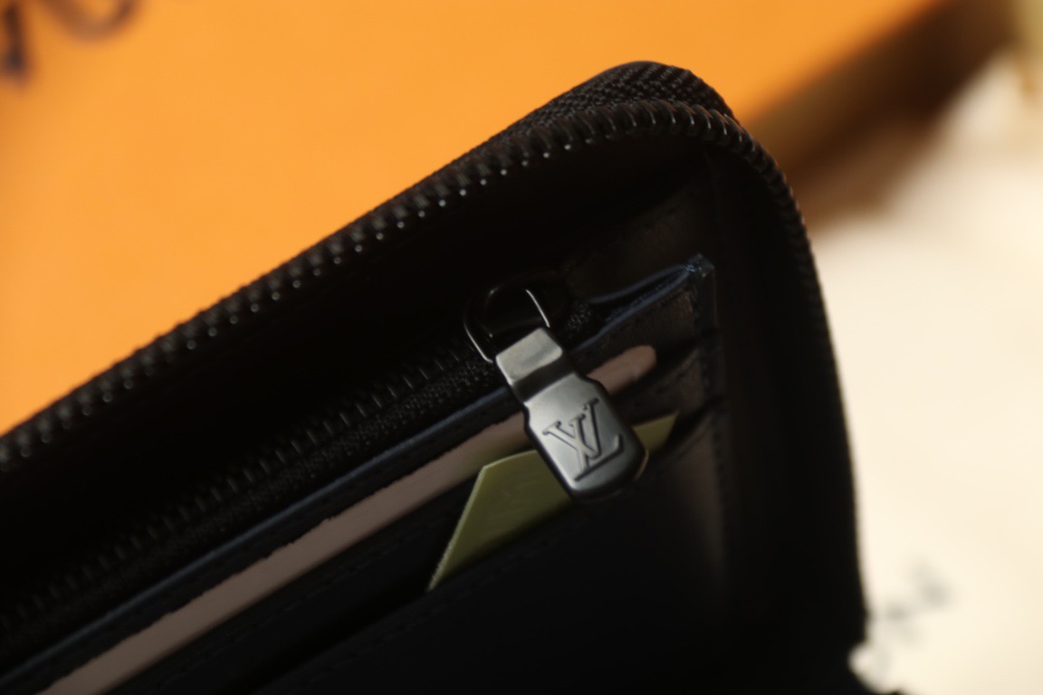 L*ouis V*uitton Top Bag