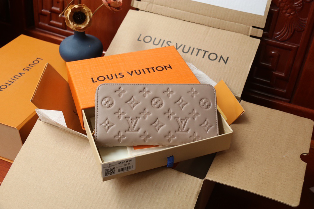 L*ouis V*uitton Top Bag